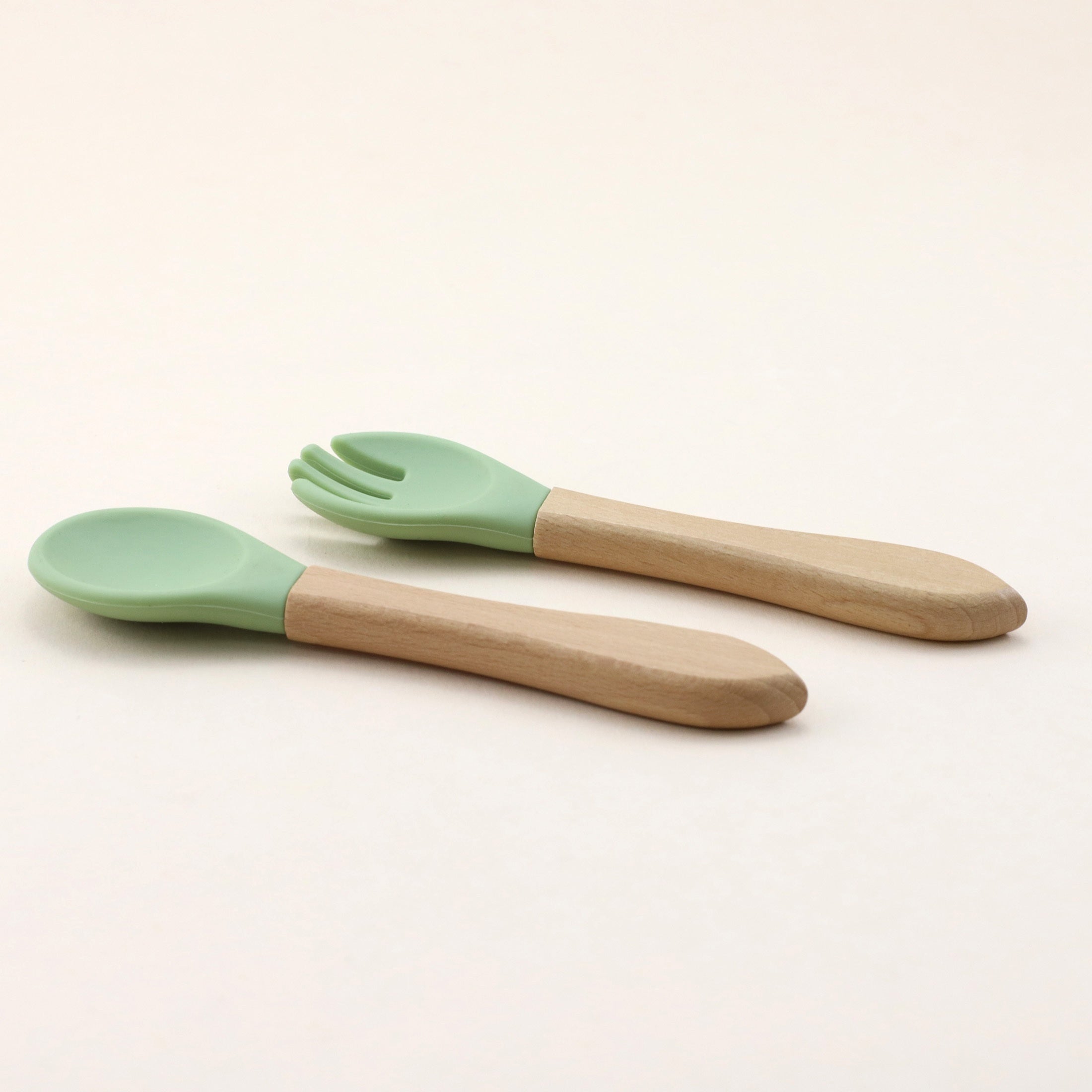 Kids Feeding Set 7 Pieces Silicone Bib Water Cup Teething Plate Suction Bowl Wooden Spoon Fork Red