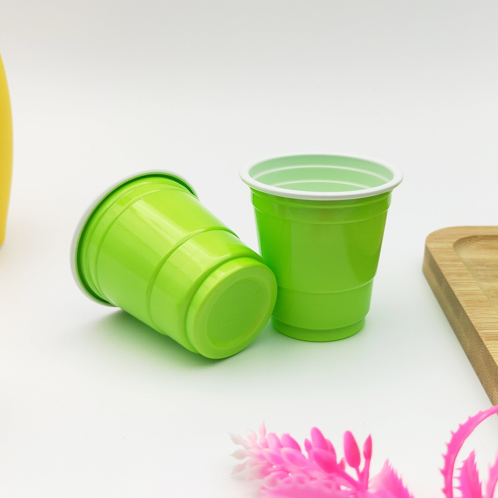 Vasitos de plástico bicolor para fiestas de 2 oz para bodas, eventos y fiestas al aire libre