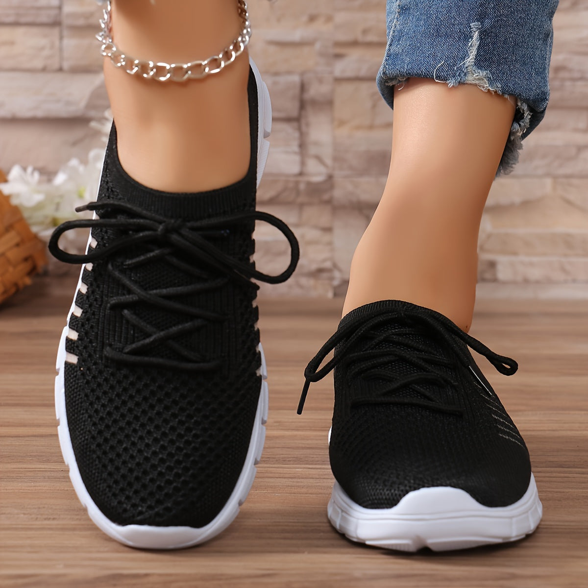 Women's Lightweight Breathable Low-Top Sneakers Casual All-Season Shoes