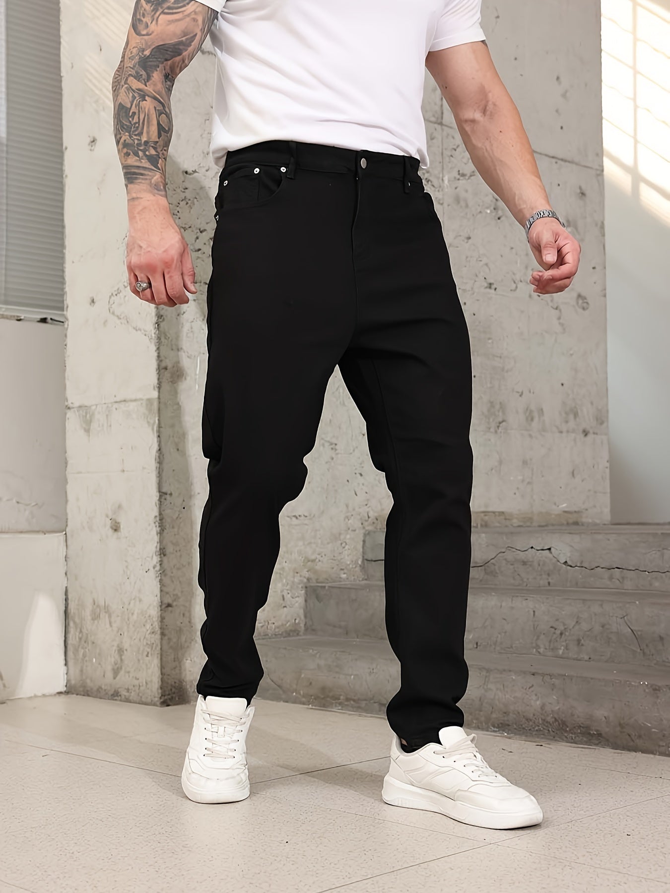 Qora rangdagi Plus Size erkaklar uchun tor jinsi shimlar, cho'ziluvchan, qulay moslashuv, cho'ntaklar va mustahkamlik bilan. | Mashina yuvish mumkin, barcha mavsumlar uchun kiyish