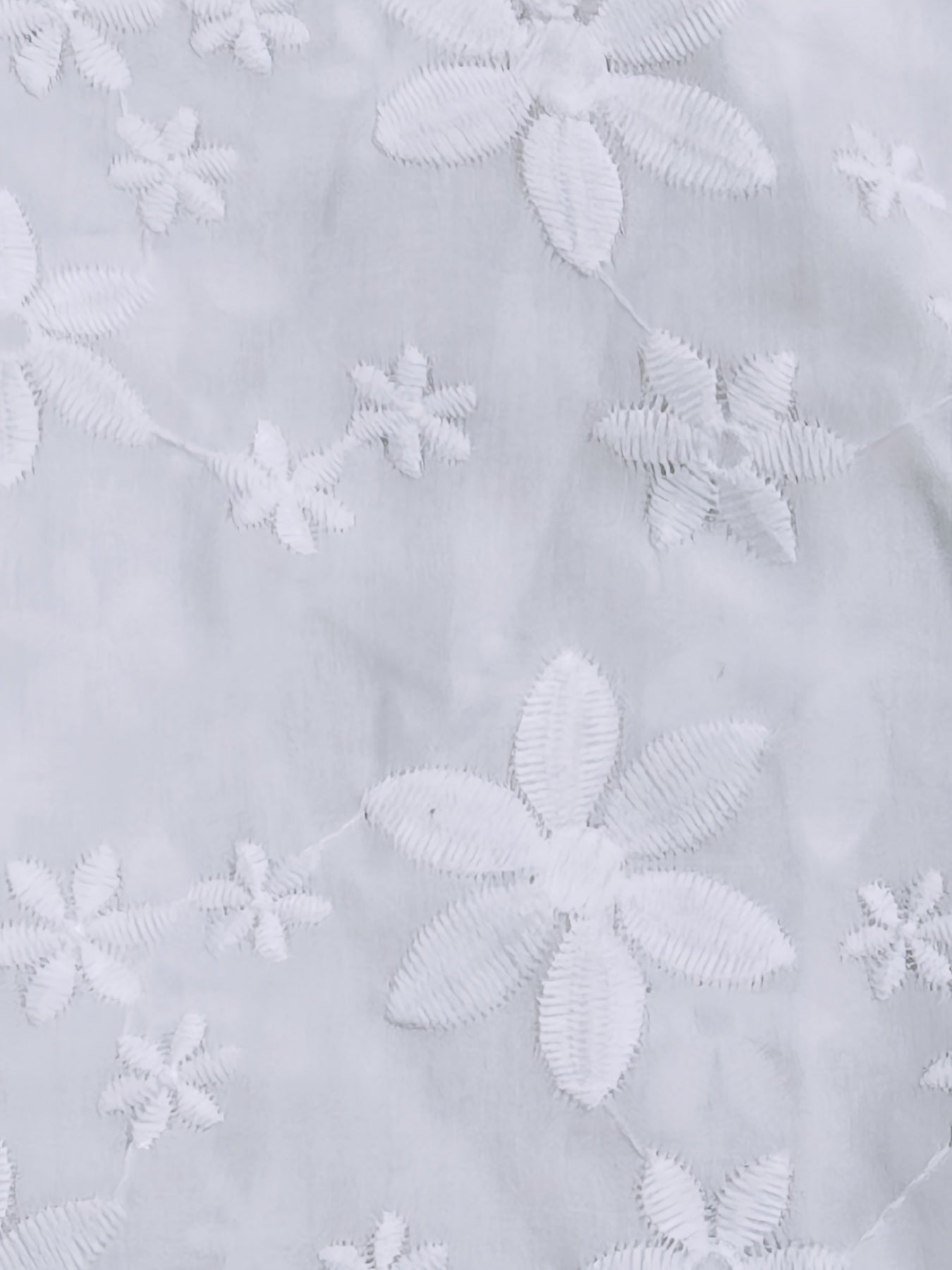 Ayollar uchun V-shakllı kofta, gul naqshli tikilgan, qisqa qoʻl, bir rang