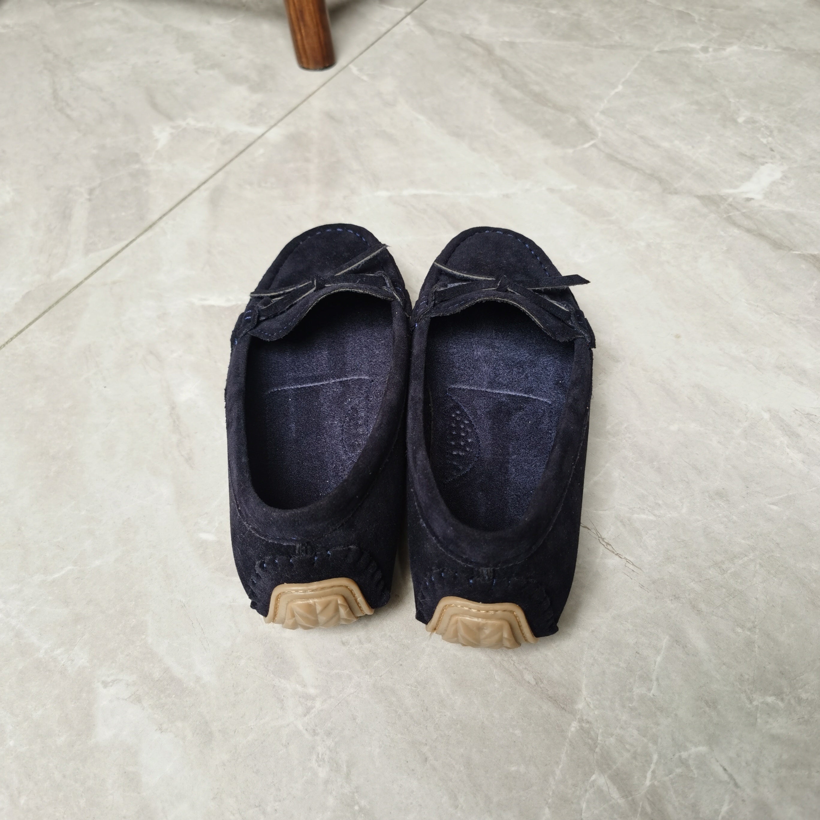 Ретро плоские лоферы с бантом, стиль с легким надеванием и мягкой подошвой для повседневной носки.