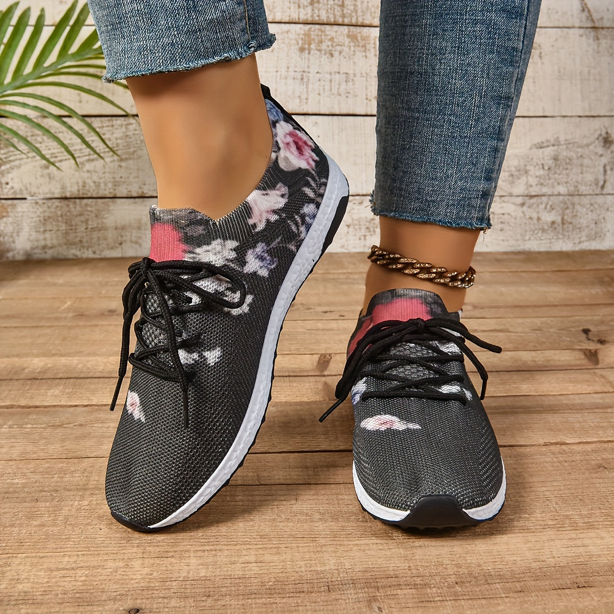 Ladies Casual Sports Shoes Breathable Fabric Low Top Slip-On Running Shoes