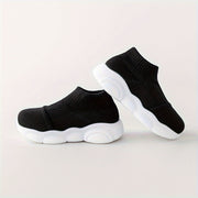 Kichkina bolalar uchun slip-on sport poyabzali, nafas oladigan mato, sirpanmaydigan rezina oyoq kiyimi, kundalik va sport uchun