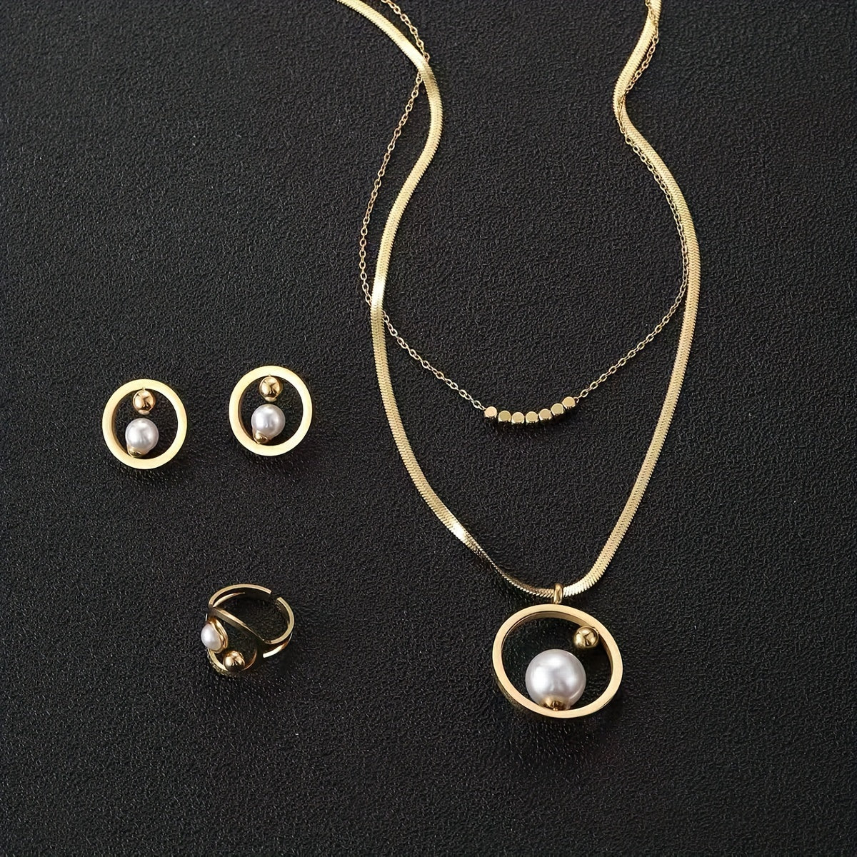 Ayollar uchun Klassik Vintage Zargarlik To'plami - Titan Po'latidan Yasalgan Marjon, Quloq Nosh, va Yuzuk, Tabiiy Shirin Marjonlar Bilan Bezaklangan - Maxsus Tadbirlar, Sovg'alar, To'ylar, Yubileylar va Tug'ilgan Kunlar Uchun Mukammal Abzal - Mustahkam va