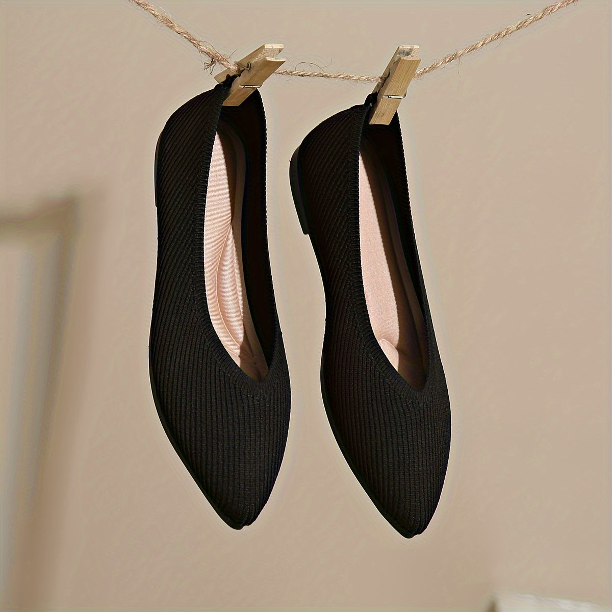 Women's Knitted Flats Point Toe Breathable Slip Ons for Daily Wear