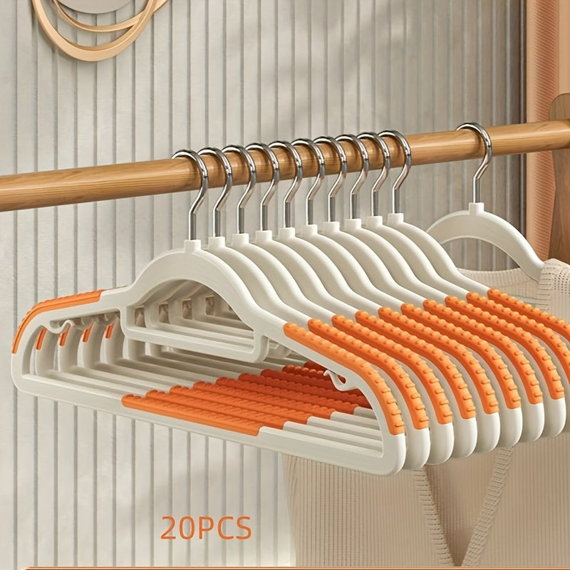 Plastic Hanger with Non-Slip Pad and Curved Shoulder for Closet Storage
