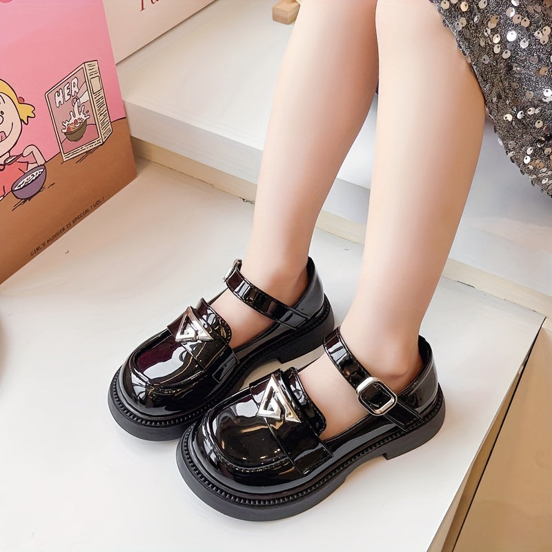 Qizlar uchun qora Mary Jane tekis poyabzal, preppy uslubida, yumshoq taglik, ikki monk tasmasi, dumaloq burchak va qulay PU ustki qismi. Maktab, chiqishlar, partiyalar va ochiq havoda faoliyatlar uchun mukammal.