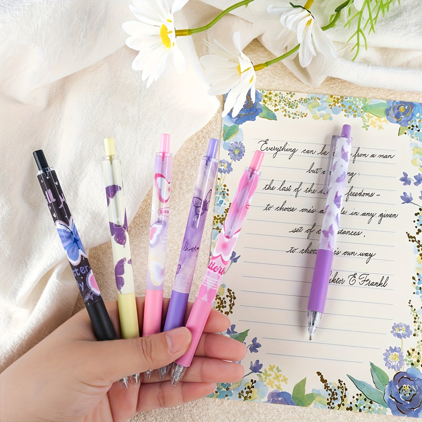 Набор из 6 нейтральных эстетических ручек с черными чернилами, 0,5 мм тонкий наконечник для гладкой письма, мечтательный дизайн с бабочками, идеален для использования в школе или офисе.