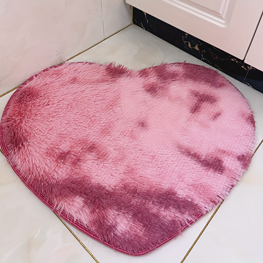 Sevgi kuni, uyimizdagi yotoq xonasi ipak sochli gilam va tatami polida qulay ko'rpa bilan bezatilgan edi. Balkon plush, uzun sochli yostiq va yumshoq, pufakcha yurak shaklidagi gilamga qarab turardi.