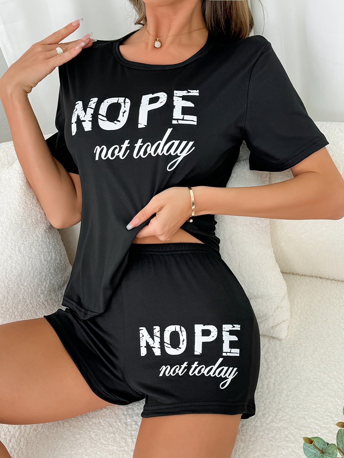 Conjunto de pijama casual para mujer con camiseta de manga corta y pantalones cortos con estampado de "No hoy, no hoy"