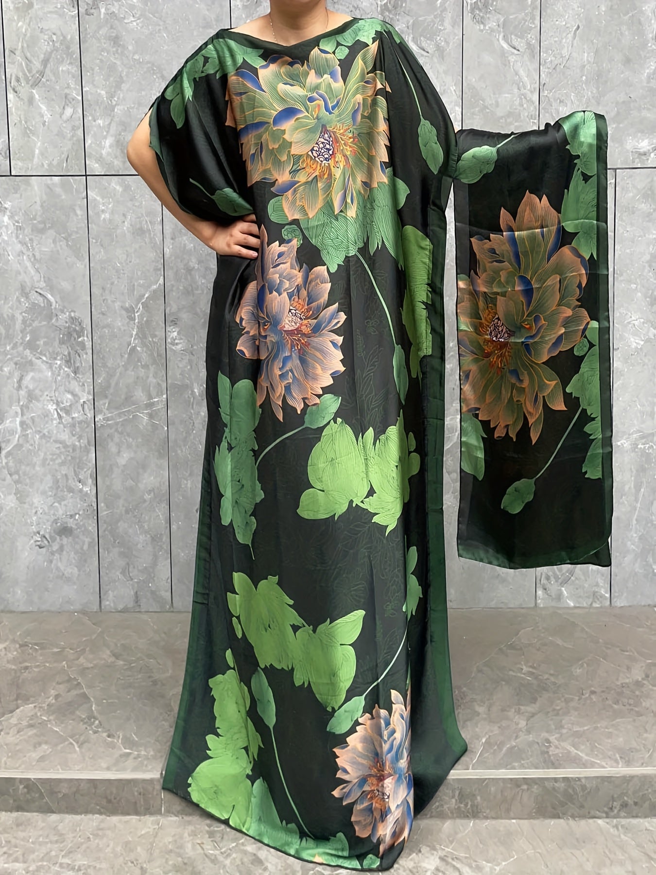 ayollar uchun katta o'lchamli gullar bilan tunika kiyi va sharf polyester kruj bo'yinli uzun fit