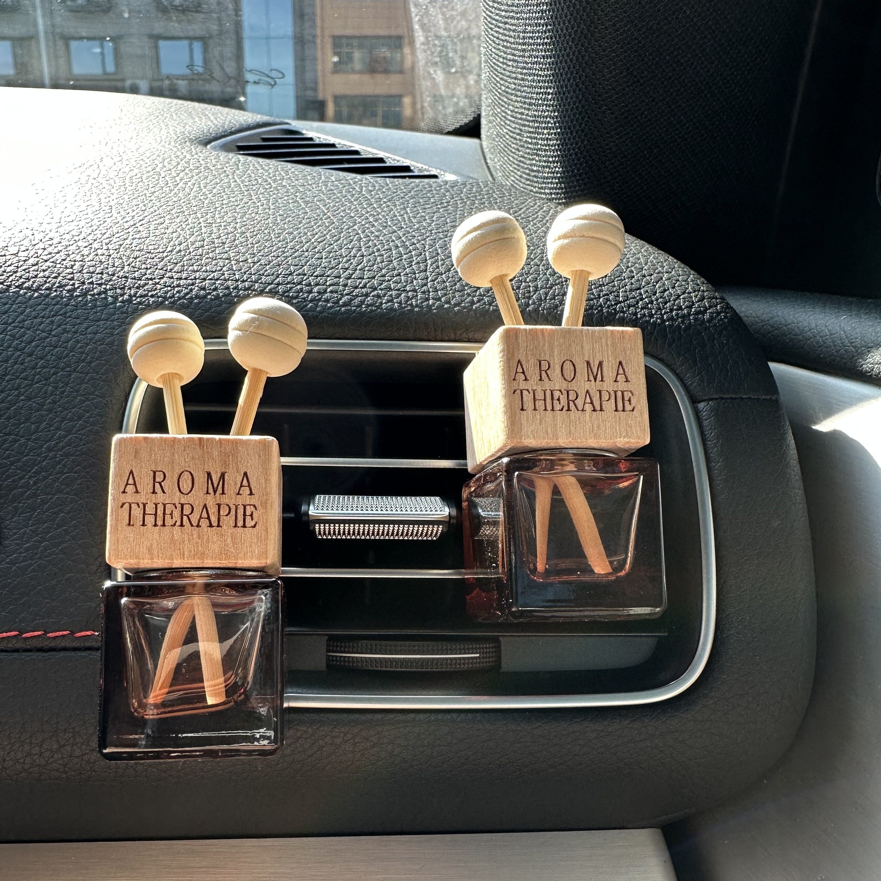 Women Car Air Outlet Perfume Bottle Clips Interior Accessories 2pcs