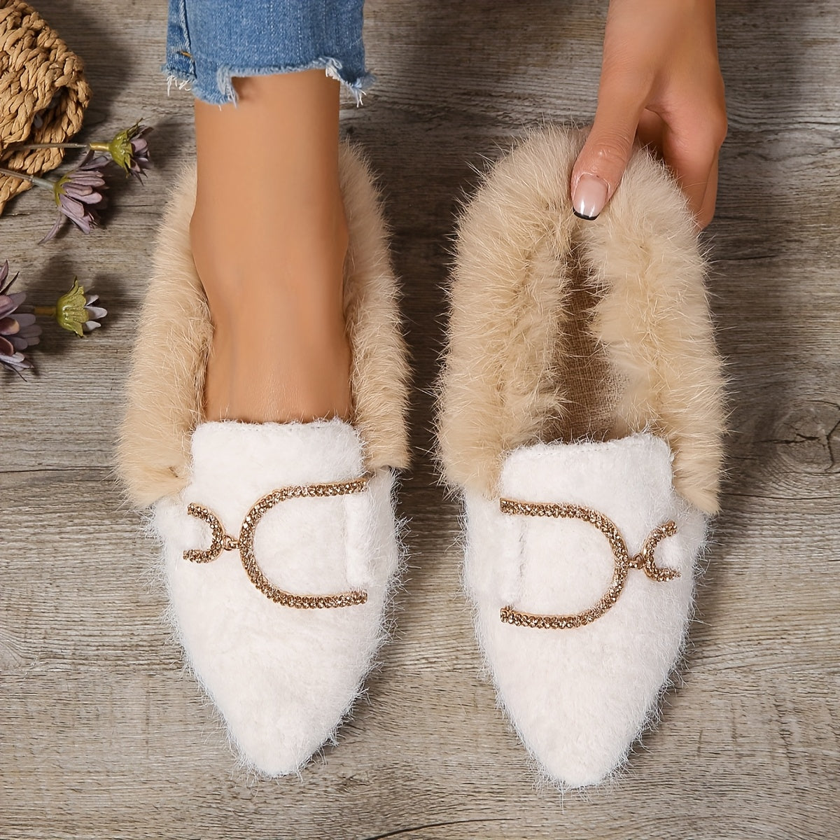 Women's Flat Plush Shoes Pointed Toe Slip-On Mary Jane White Faux Fur
