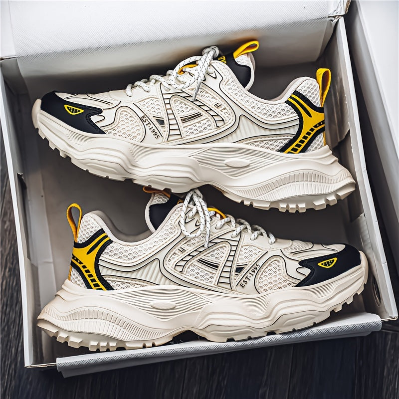 Erkaklar uchun qora qalin krossovkalar, nafas oladigan to'r, mustahkam TPU taglik, tasodifiy va sport kiyimlari uchun zarbani yutuvchi EVA ichki taglik.