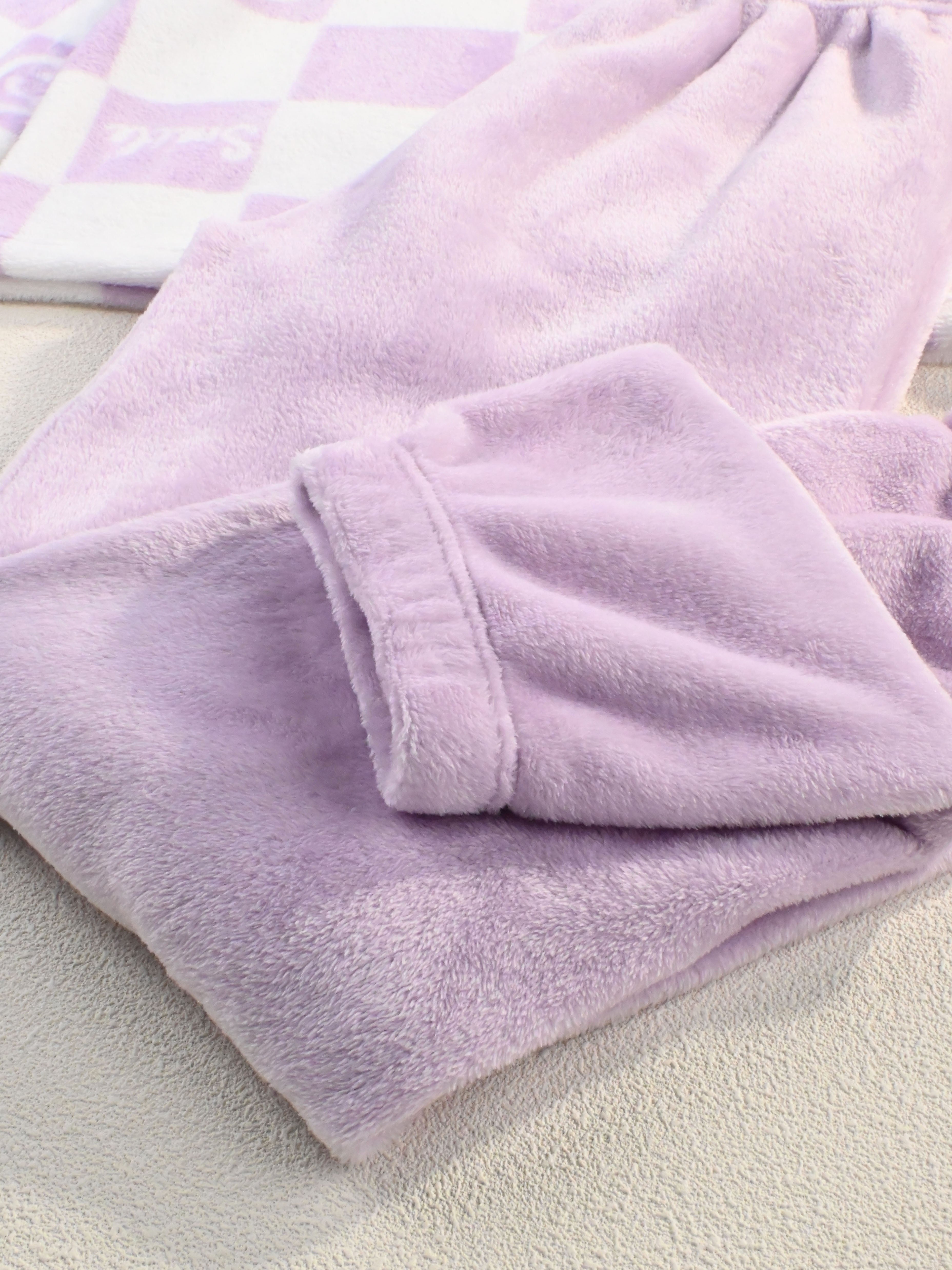 Women's Loungewear Set with Long Sleeves, Round Neck, Checkered and Floral Print for Fall Winter