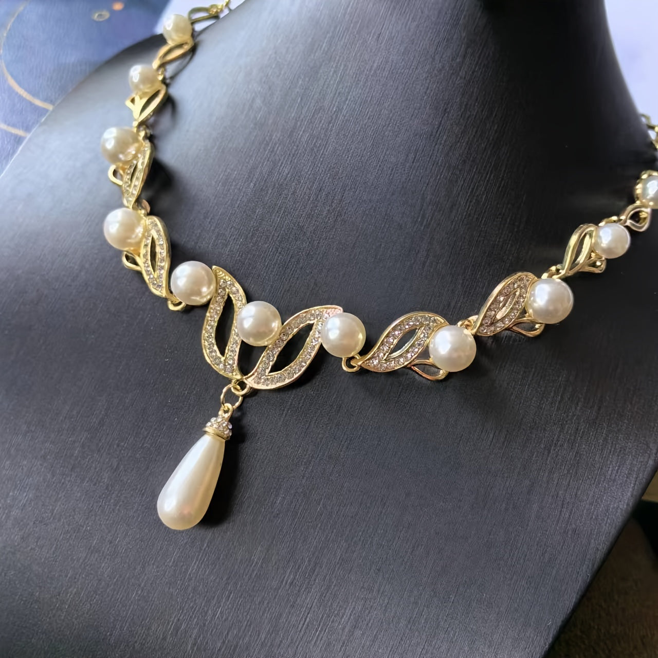 Zarif Imitatsiya Marvarid Bilaguzuk va Quloq Noshlar To'plami, To'y va Har Kun Ki Kiym uchun Mukammal, Nafis Evropa Ilhomlangan Aksessuar