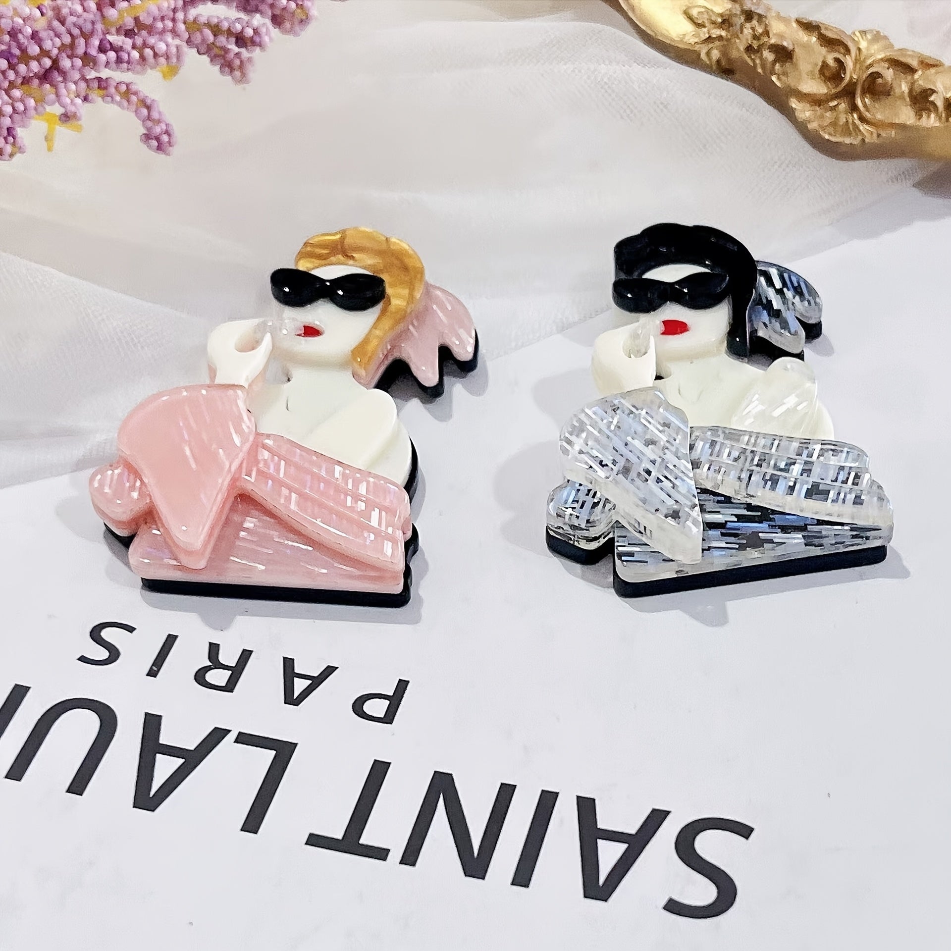 Women's Brooch Two-Tone Acrylic Dress Pin Irregular Shape Fashion Accessory