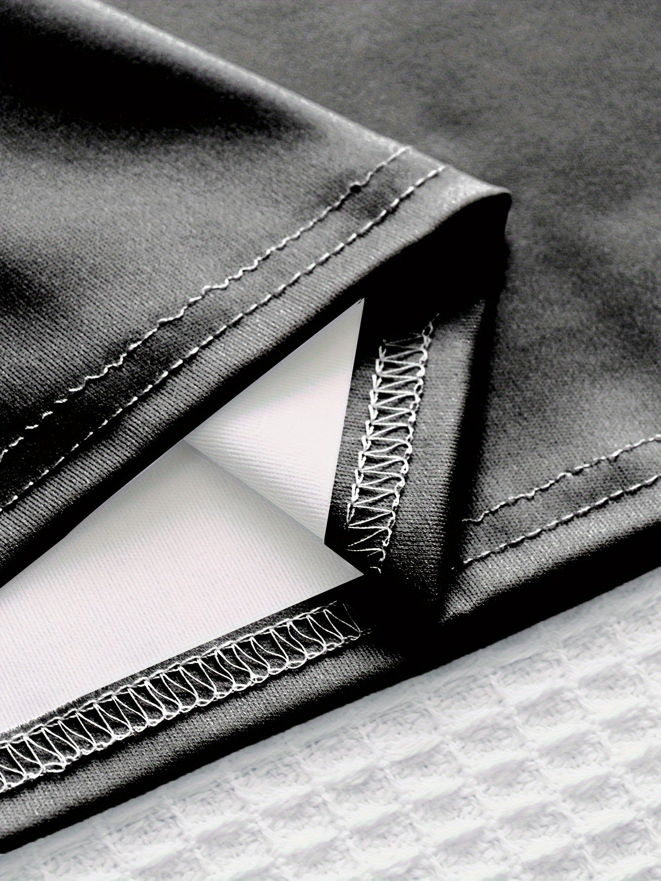 Qizlar uchun chiroyli mushuk printli ko'ylak to'plami - mashinada yuvish mumkin, har mavsumda qulay, ochiq havoda kiyish uchun mukammal.