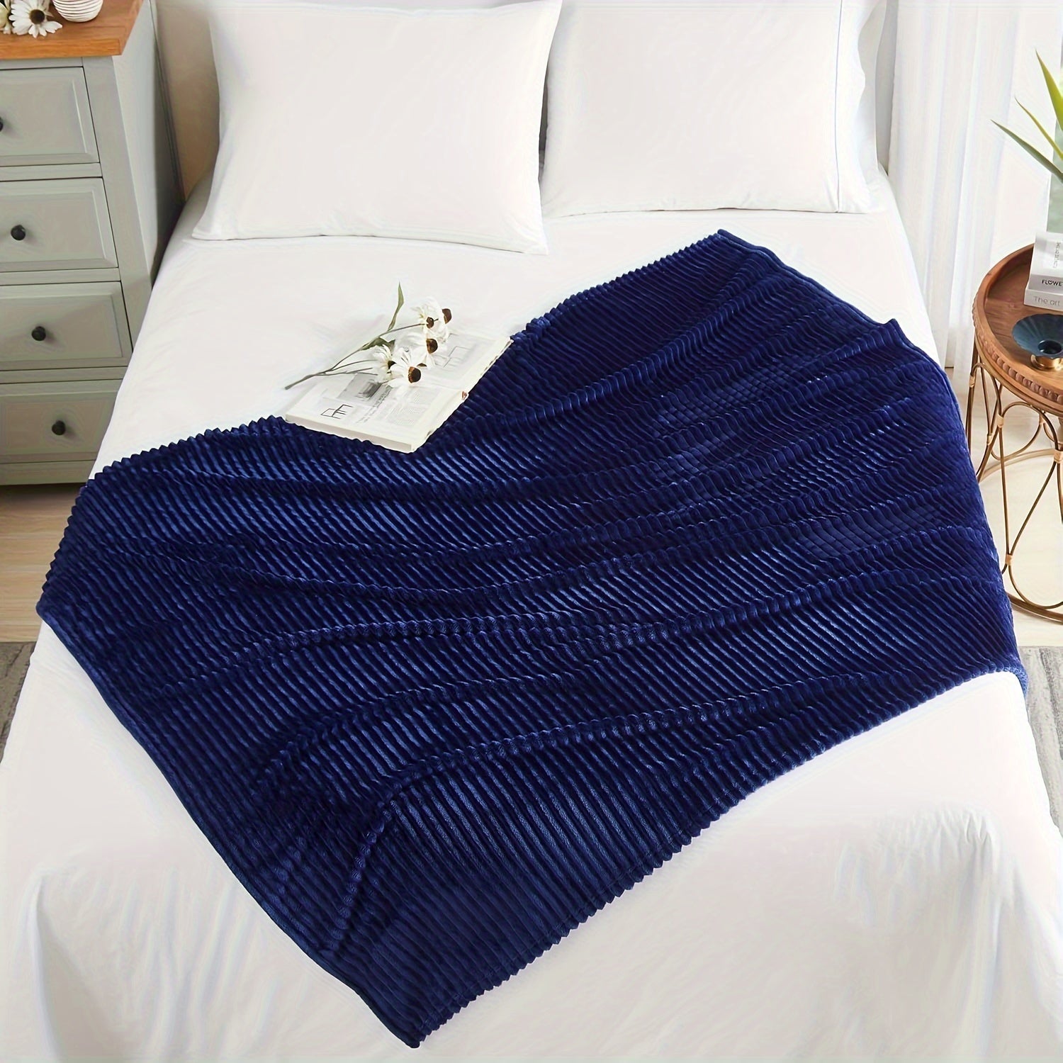 Oversized Microfiber Fleece Throw Blanket with 3D Ribbed Jacquard Design