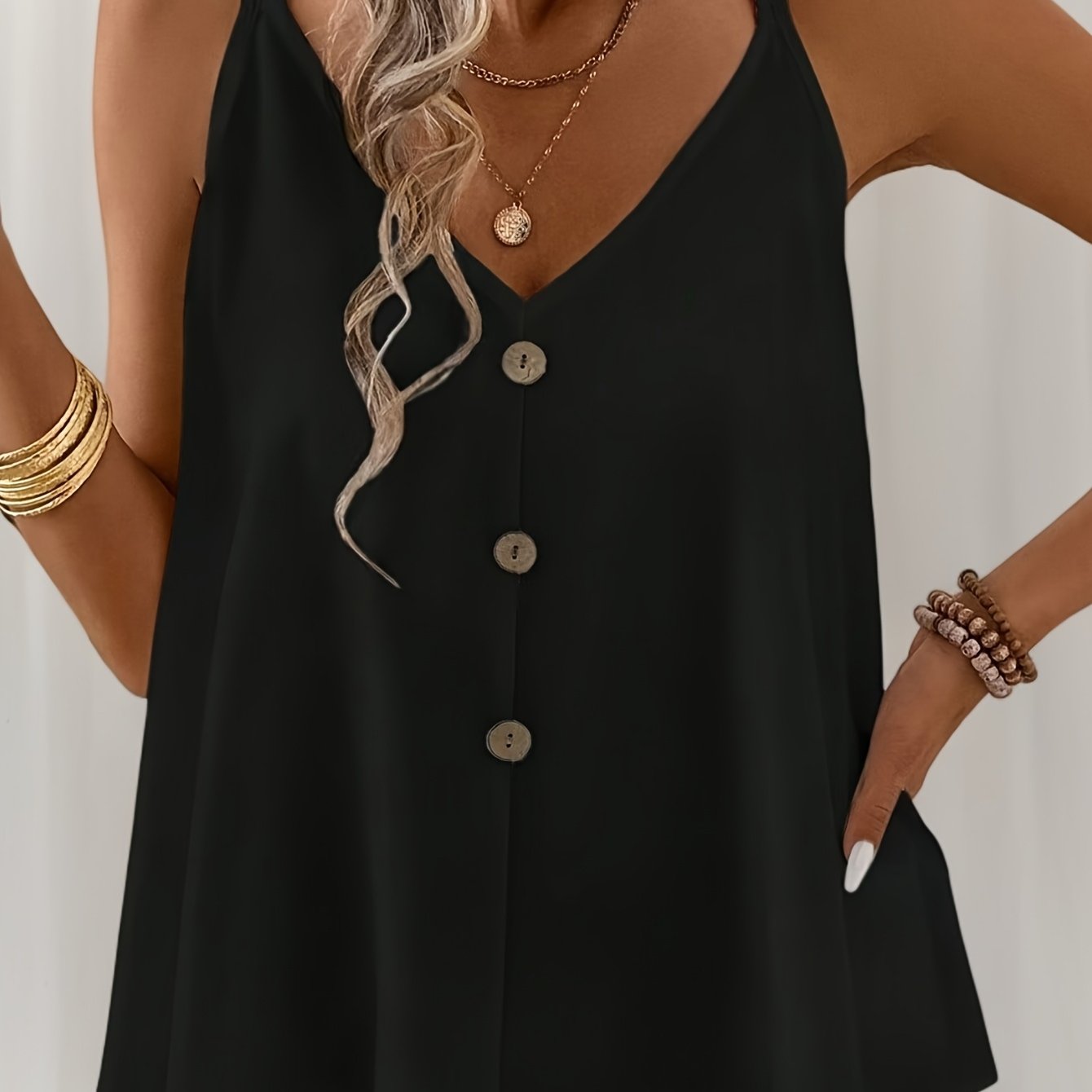 Plus Size Women's Black V-Neck Sleeveless Tank Top for Summer Vacation