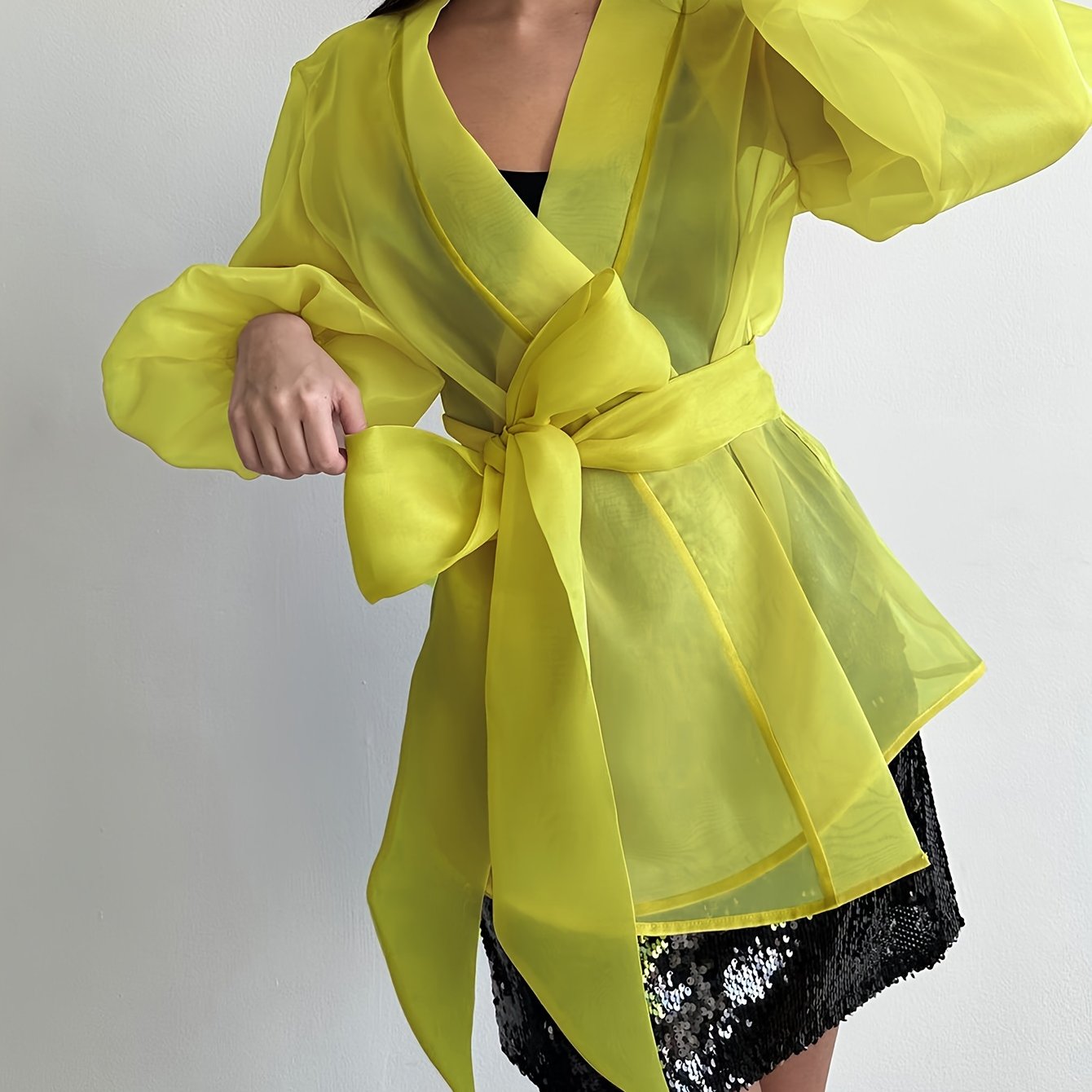 Usmonli plussayz ayollar uchun shaffof to'r kimono kardigani, kapalak bog'ich, shishali yenglar va zamonaviy polyester material bilan. Qo'l bilan yuvish mumkin va barcha fasllar uchun mos.