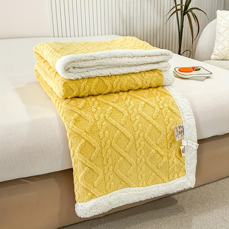 Reversible Polyester Fleece Sherpa Bed Blanket with Geometric Pattern for All Seasons
