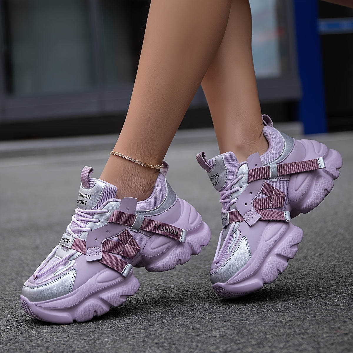 ayollar uchun nafas oluvchi sneakers pastki yuqori kundalik yugurish poyafzali qalin tag bilan