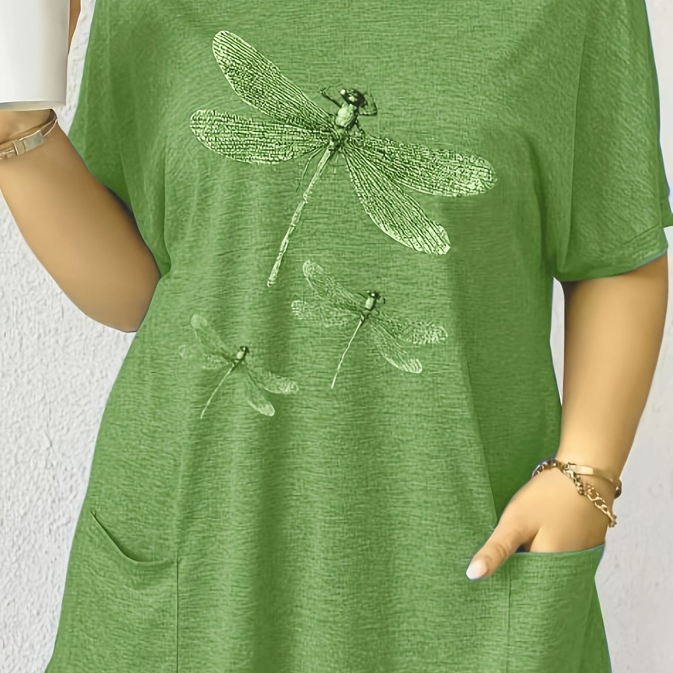 Plus Size Women's Dragonfly Print T-Shirt Green Short Sleeve Crew Neck Casual Top