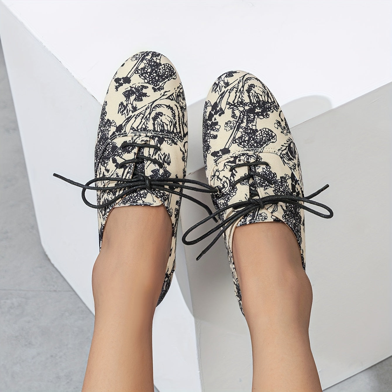 Women's Floral Oxford Shoes Lightweight Casual Lace-Up Flats