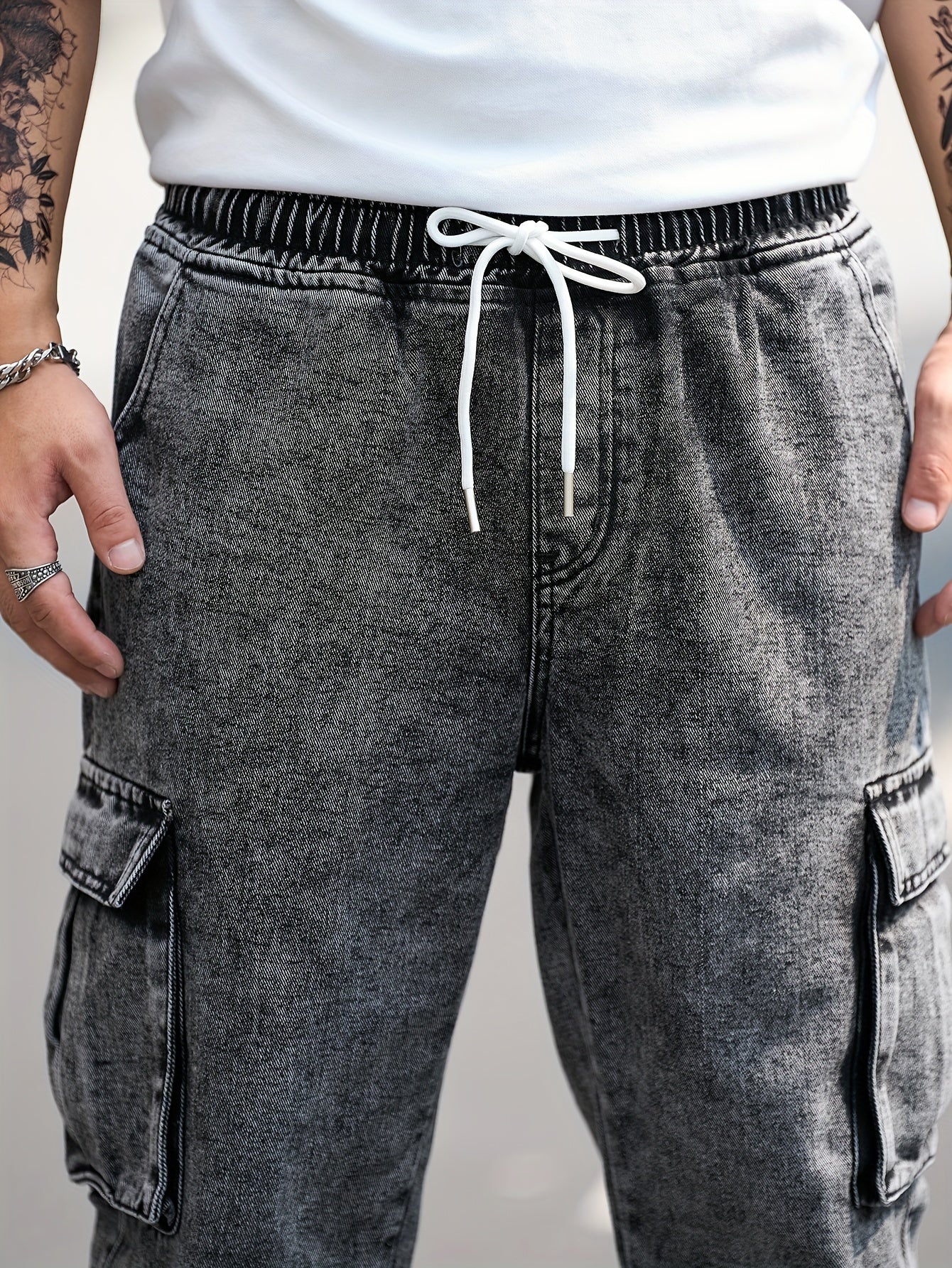 Katta o'lchamdagi erkaklar uchun qor to'zi yuvilgan denim yuk shimlari, elastik bel, tasodifiy, cho'zilmaydigan, kuz/qish uchun mashinada yuvish mumkin.