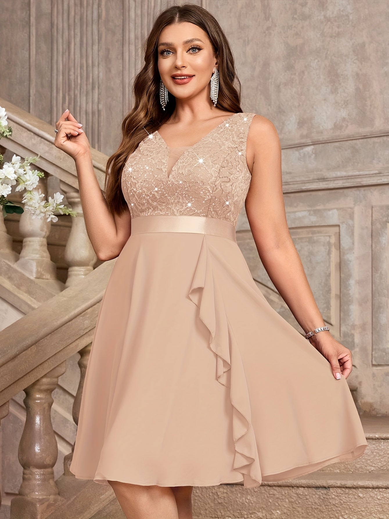 Vestido de gasa sin mangas con escote en V de talla grande, con volante de encaje en el dobladillo para mujer