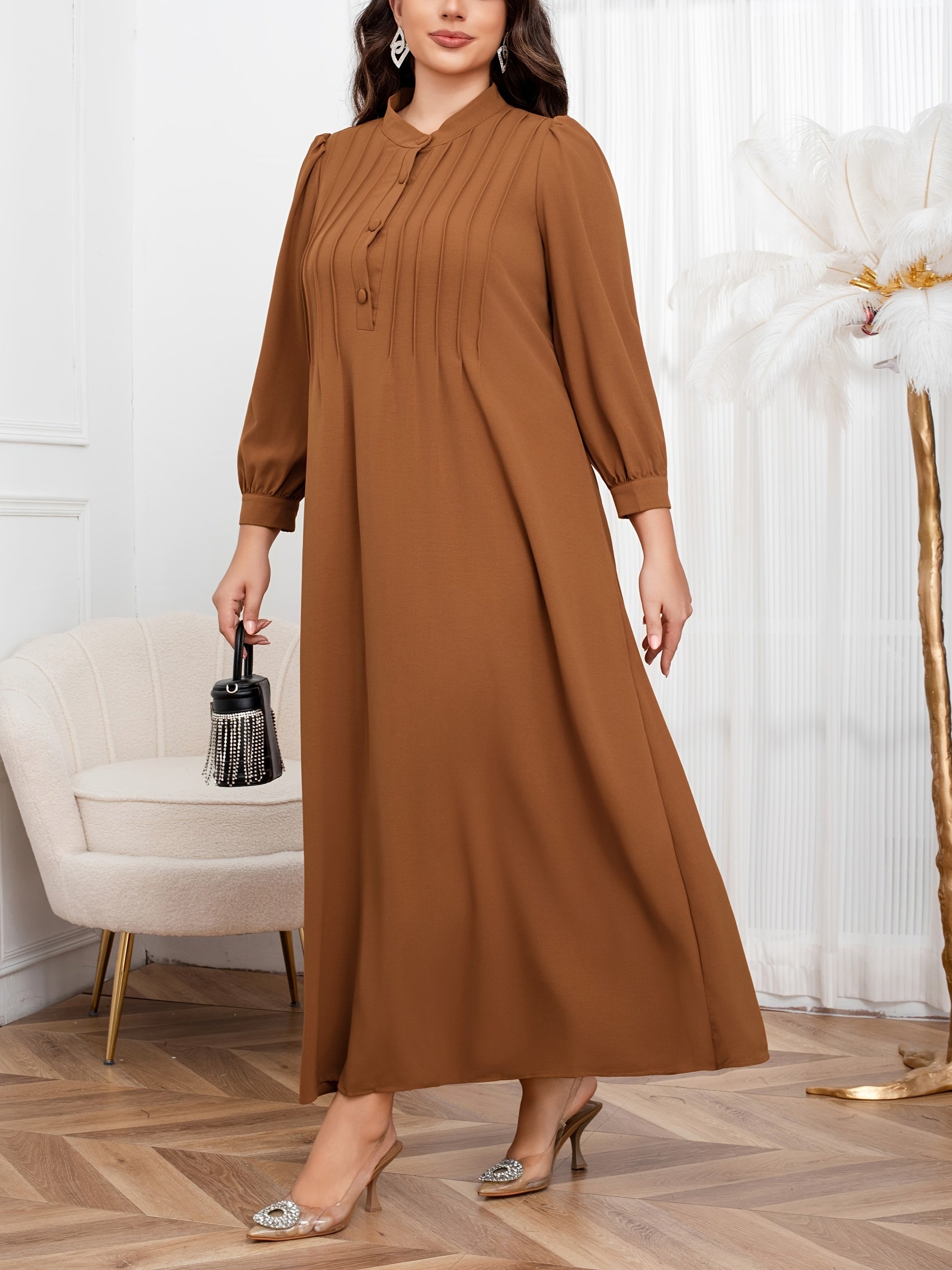 Plus o'lchamli uzun ko'ylak, jigarrang, erkin fit, oqimli, kuz-qish mavsumiga mos