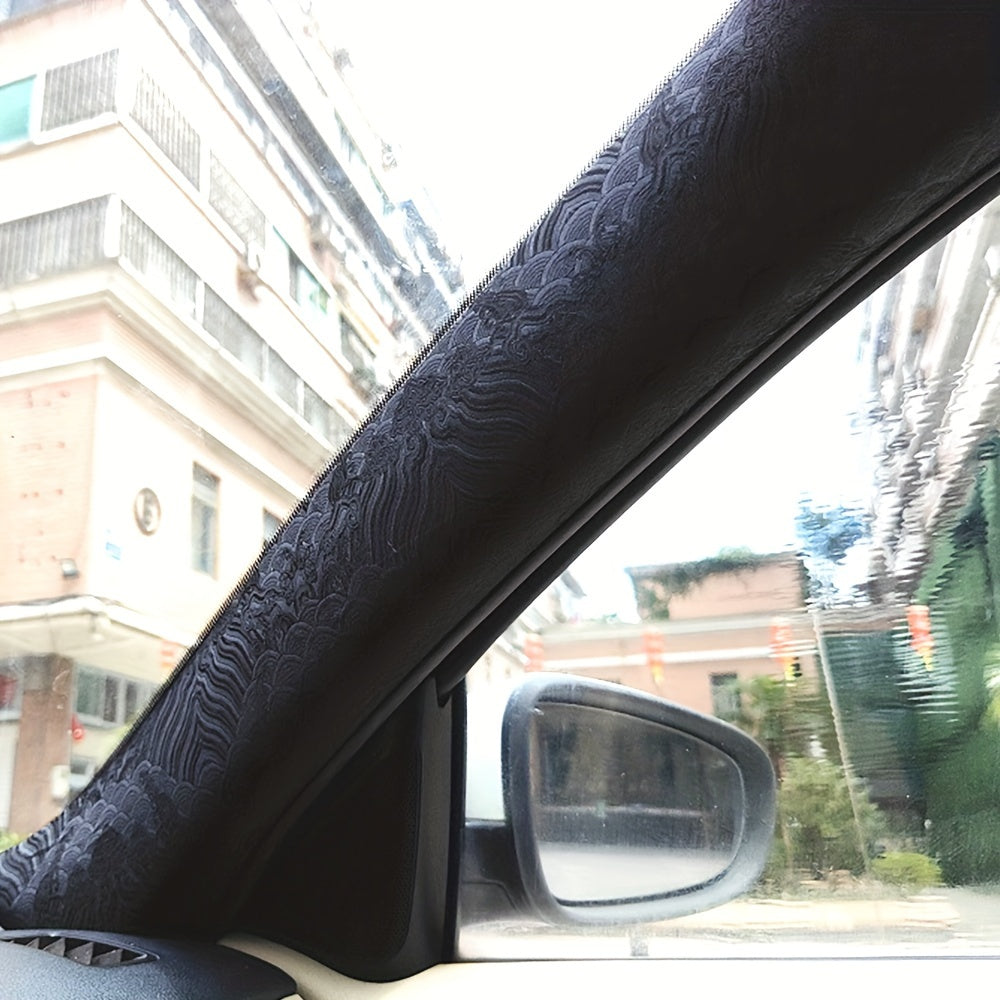 JDM ilhomlangan o'z-o'zidan yopishadigan avtomobil ichki dekorlari, tom va A ustunlari uchun zamonaviy tikuv va oltin folga aksentlari bilan multfilm dizaynlarida.