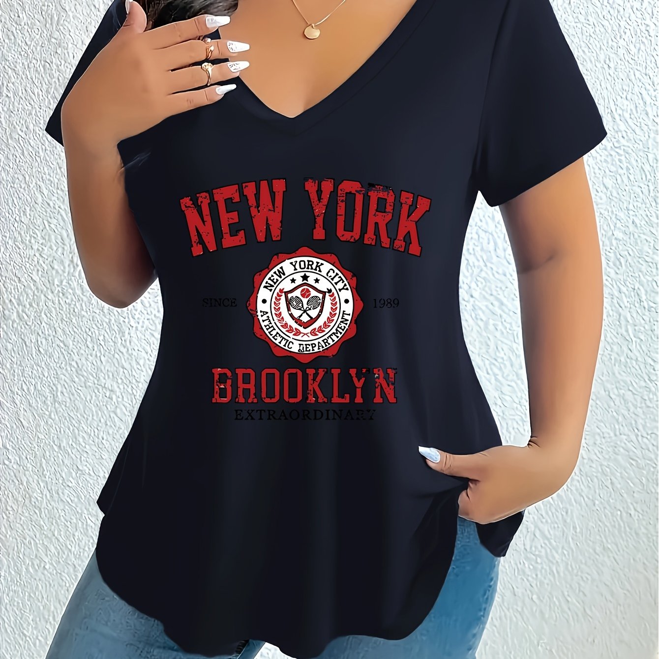 Plus Size Women's V-Neck T-Shirt Short Sleeve Loose Fit White Casual Top