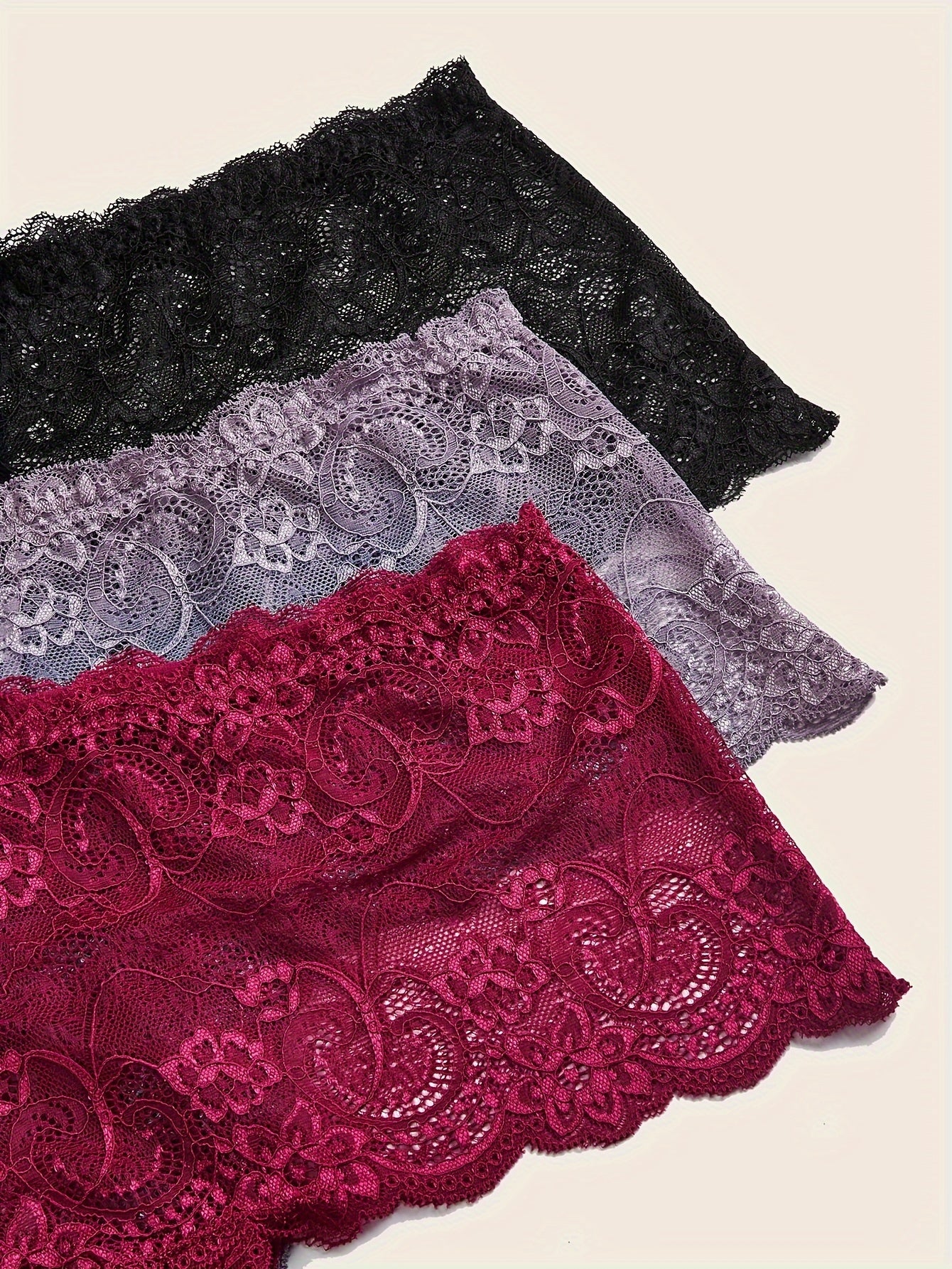 Ayollar uchun kattaroq o'lchamdagi gullik chiroyli tikanli ochiq qovurg'a o'rta belli ichki kiyimlar, 3 ta paket