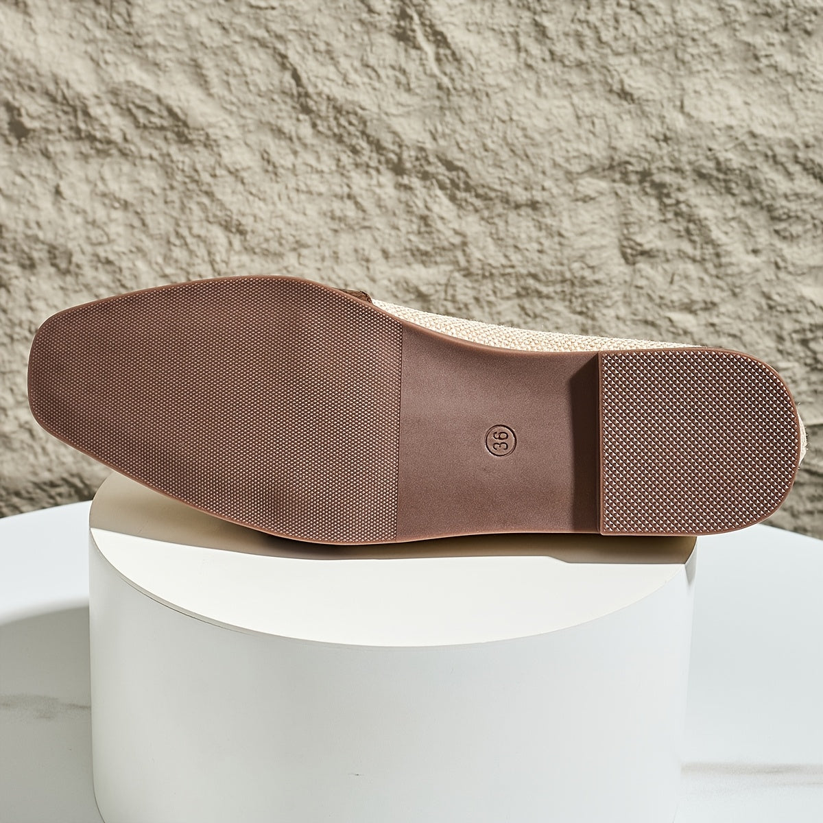 Vintage uslubidagi ayollar uchun flax loferlar, ilon bosma stud bezaklari, kvadrat burchak va barcha mavsumlar uchun TPU taglik bilan qulaylik.