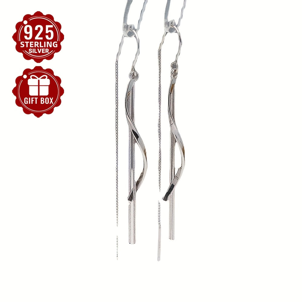 Ushbu nozik 925 Sterling Silver Drape Earrings har kuni kiyish, sayohat, yig'ilishlar va sovg'alar uchun mukammal bo'lib, taxminan 2.65g og'irlikda. Ular nafis S-shaklidagi to'lqin dizayniga ega bo'lib, har qanday kiyimga noziklik qo'shish uchun ideal.