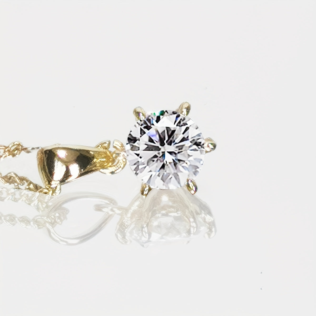 Conjunto de joyería de cobre con collar, pendientes y anillo de corte redondo de moissanita para mujeres