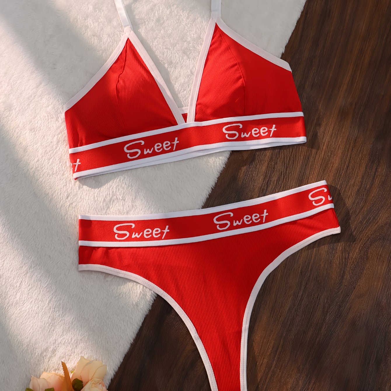 Women's Sports Bra with Cross-Back Triangle Cups for Activewear