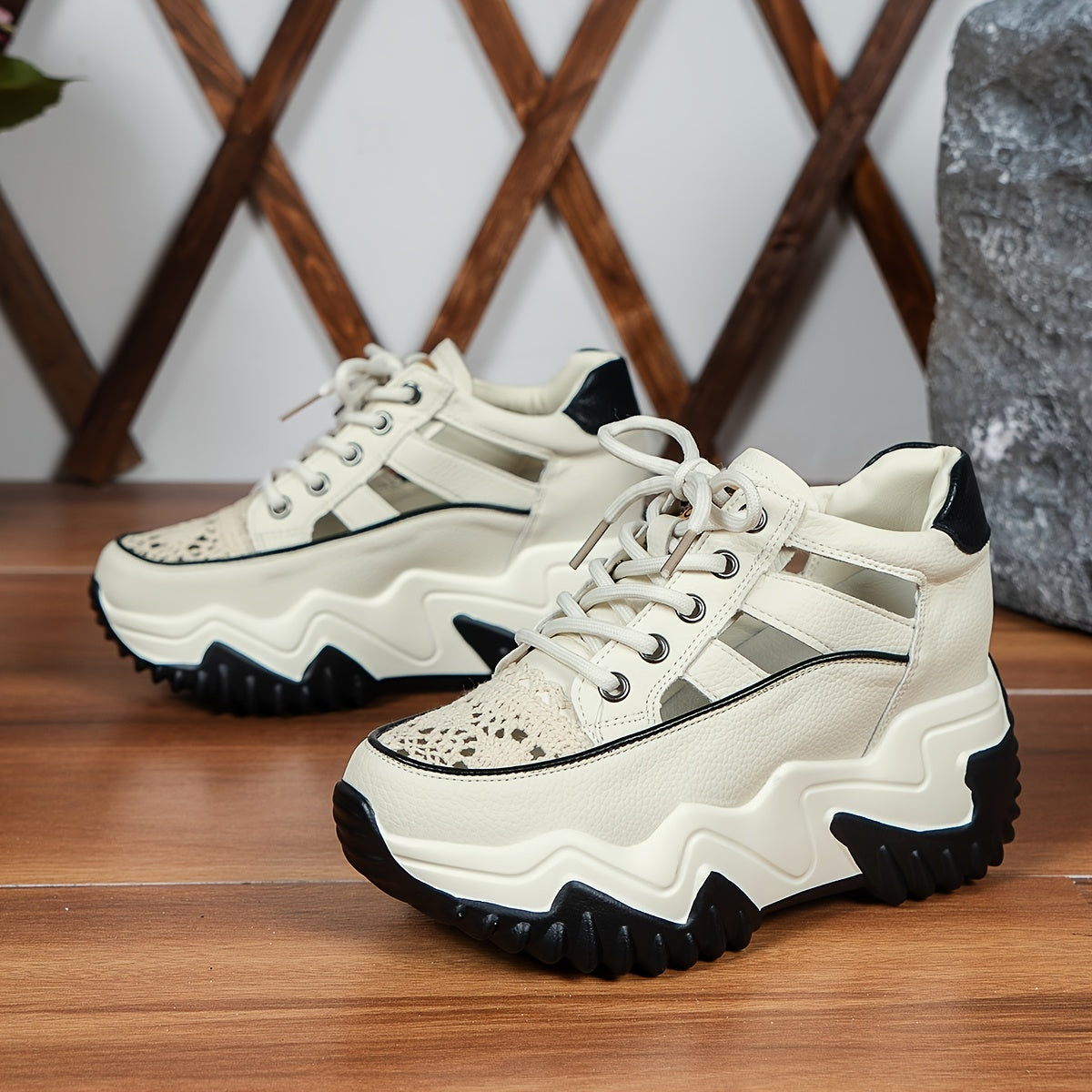 Women's Mesh Sneakers Platform Sole Lace-Up Breathable Casual