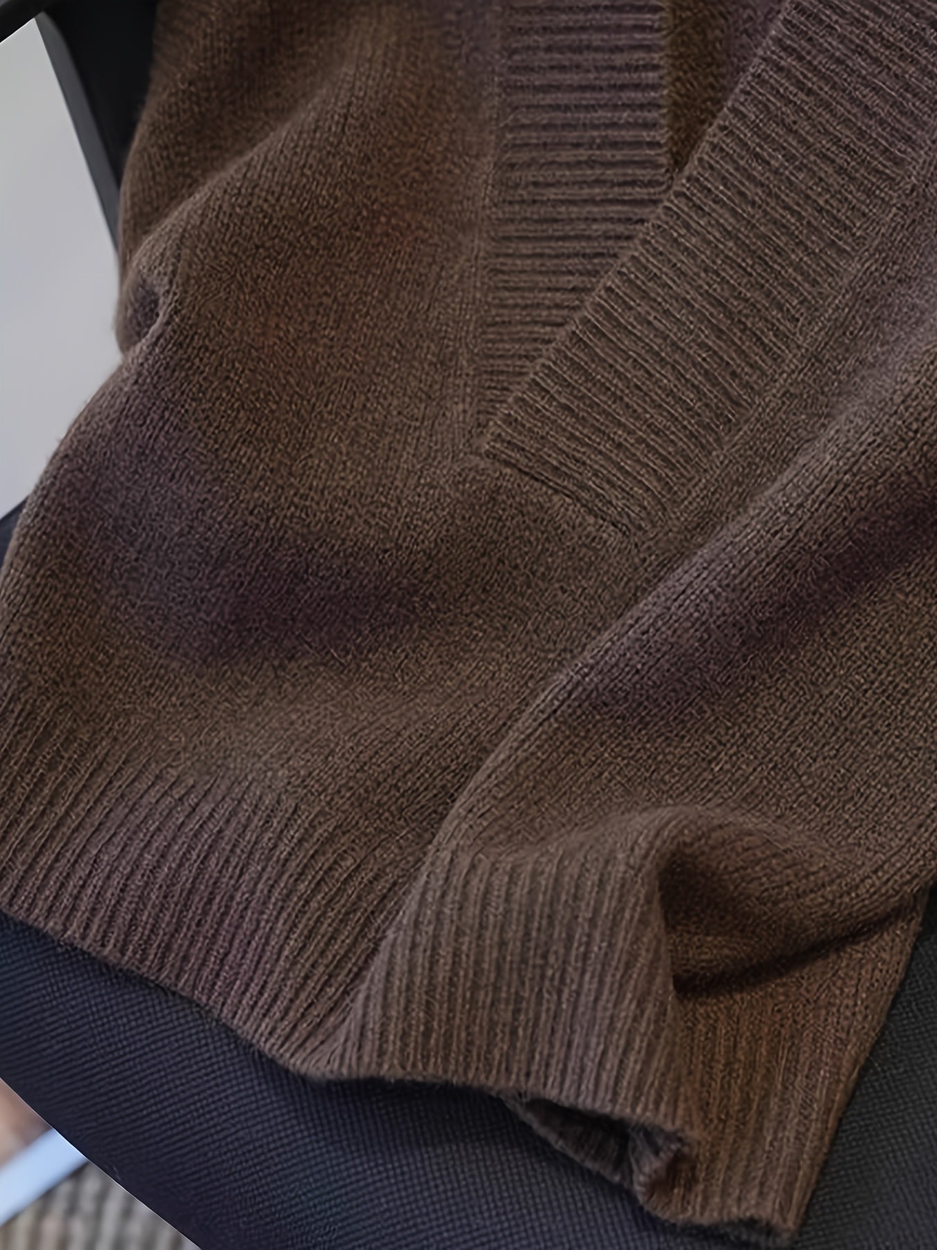 Qorong'i V-shaklli bo'yinli, qo'lsiz, qishda qatlamlash uchun to'qilgan yengil yengil yengil akril polyester vest