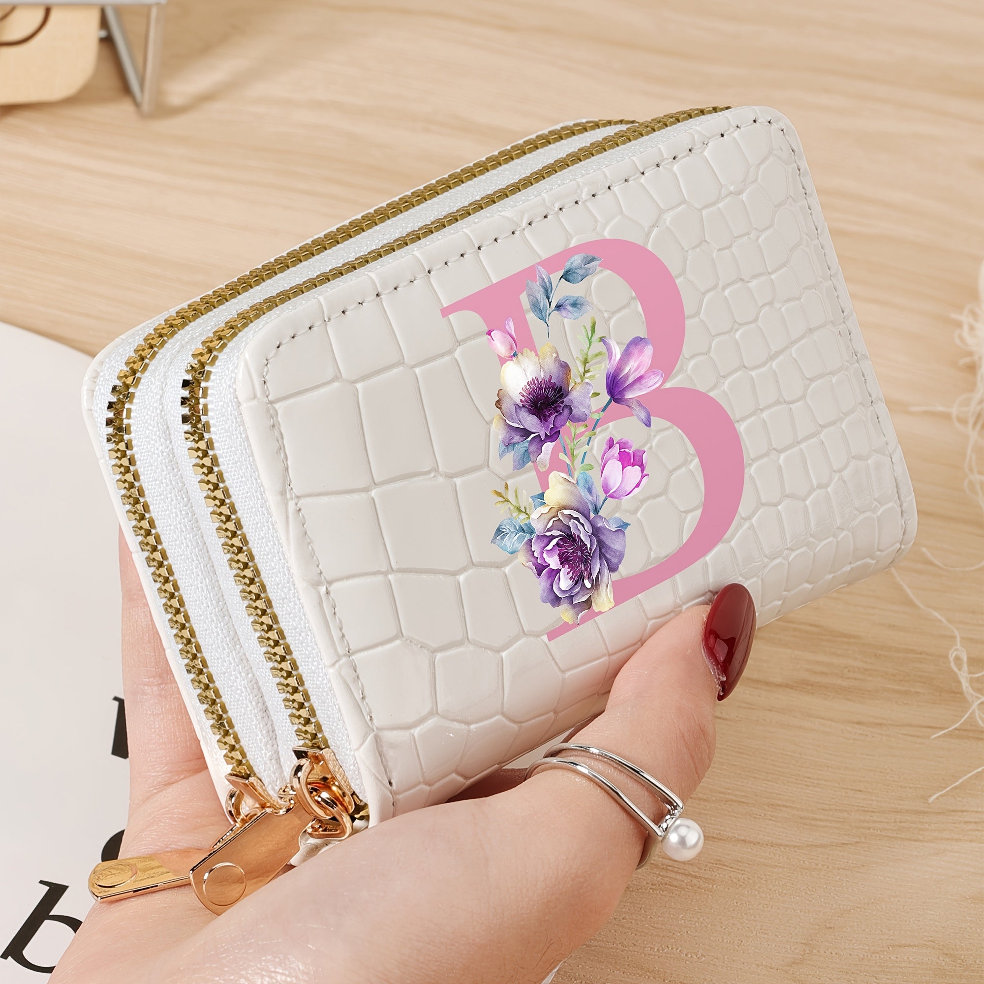 Стильный женский кошелек с крокодиловым узором и дизайном "P", сумка с двойной молнией черного, белого и розового цветов. Модная монетница для путешествий и повседневного использования, школьный аксессуар с текстурой.
