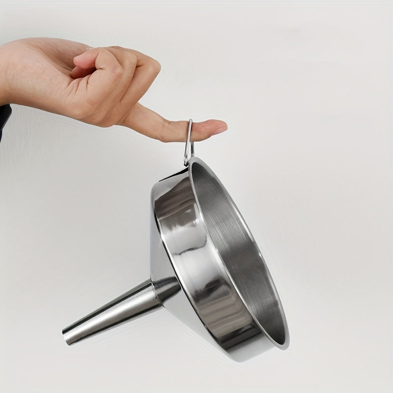 Kichkina foydalanish uchun katta diametrli zanglamas po'latdan yasalgan funnel, oson moy oqishi uchun filtr ekran va qoshiq bilan.