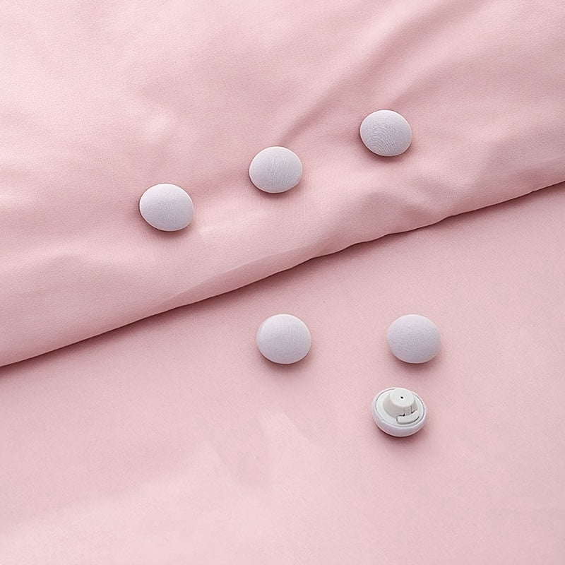 4 Pieces Duvet Clips Non-Slip Quilt Holders for Bed Sheets and Comforters