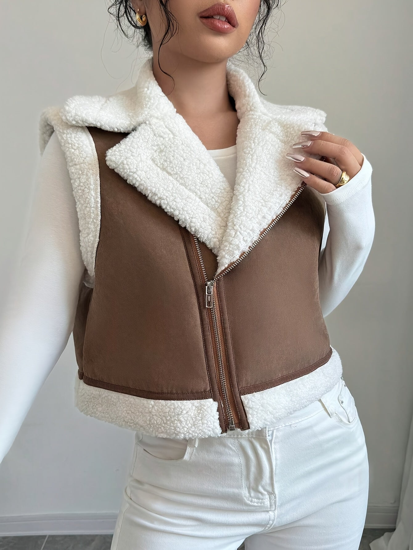 Women's Faux Lamb Sleeveless Vest Jacket with Zipper and Lapel Collar for Fall Winter