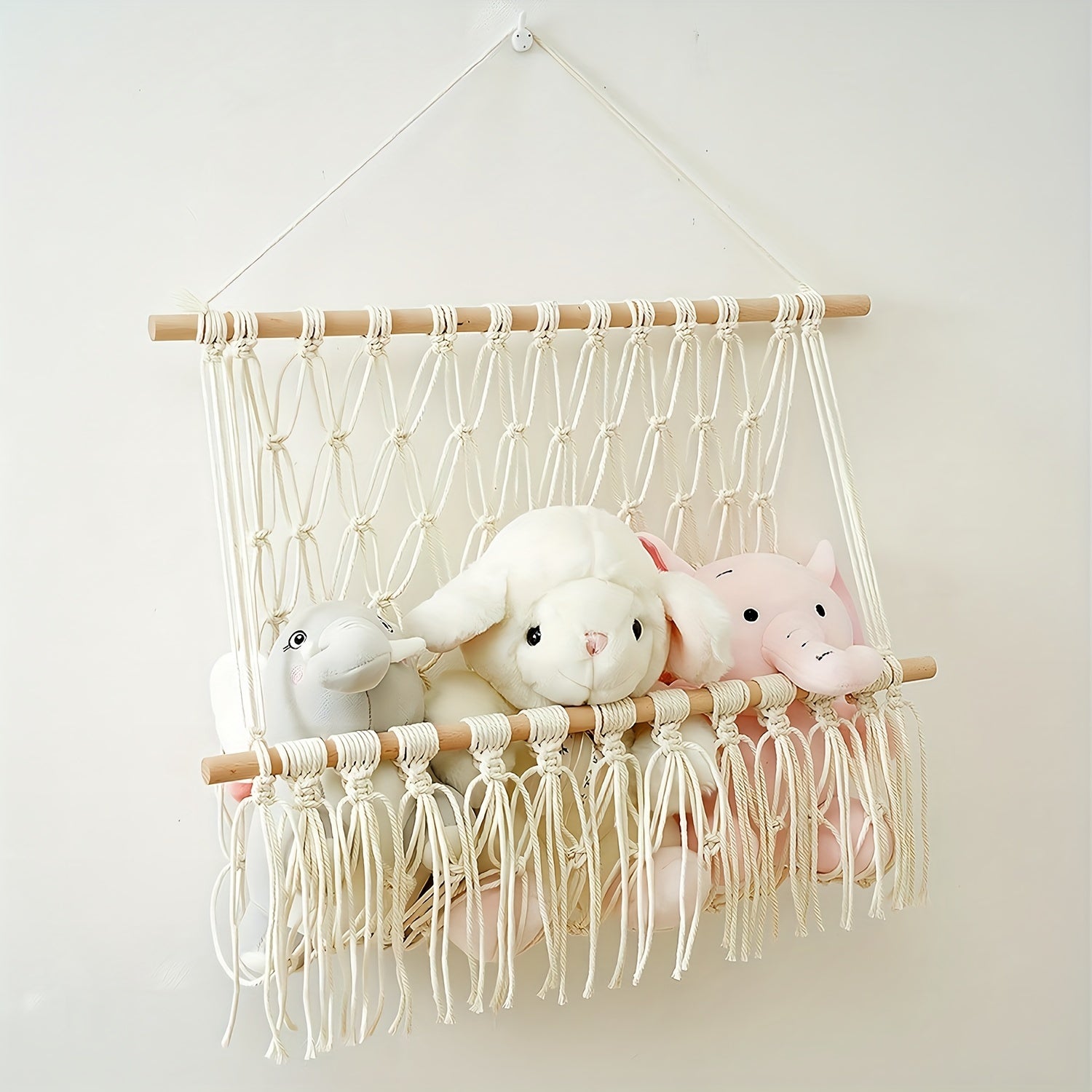 Держите свои плюшевые игрушки в порядке с стильной макраме-висячей гамак для животных - идеально подходит для детских и игровых комнат!