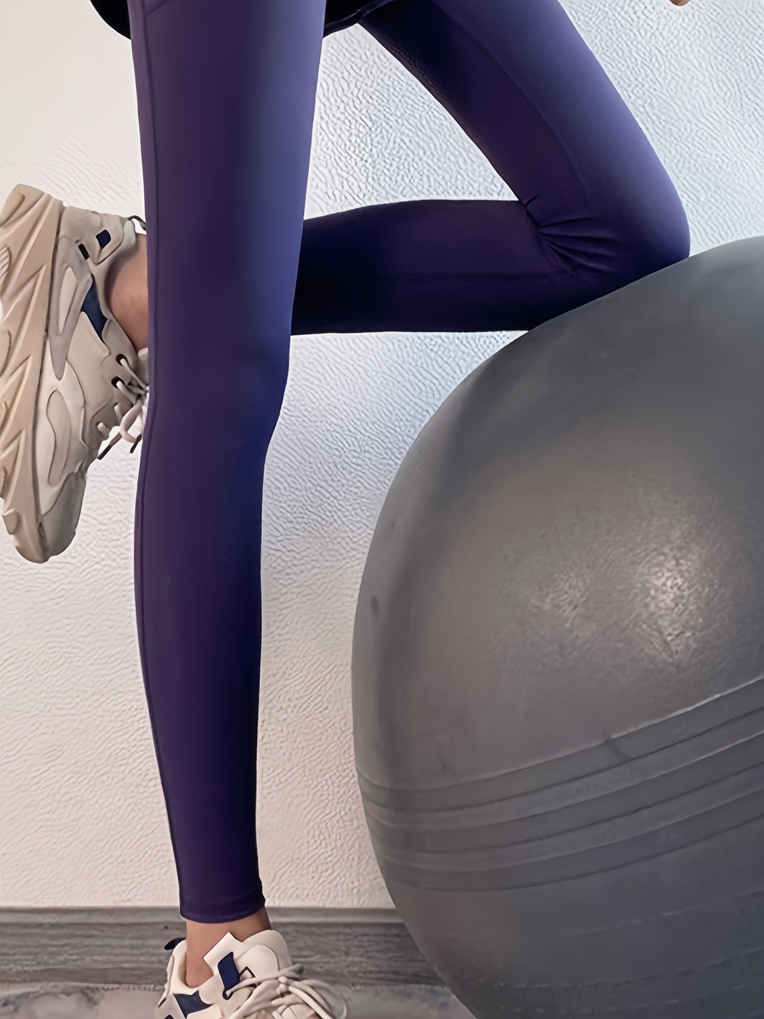 Women's High-Waisted 2-in-1 Yoga Leggings with Skirt Overlay for Fall and Winter