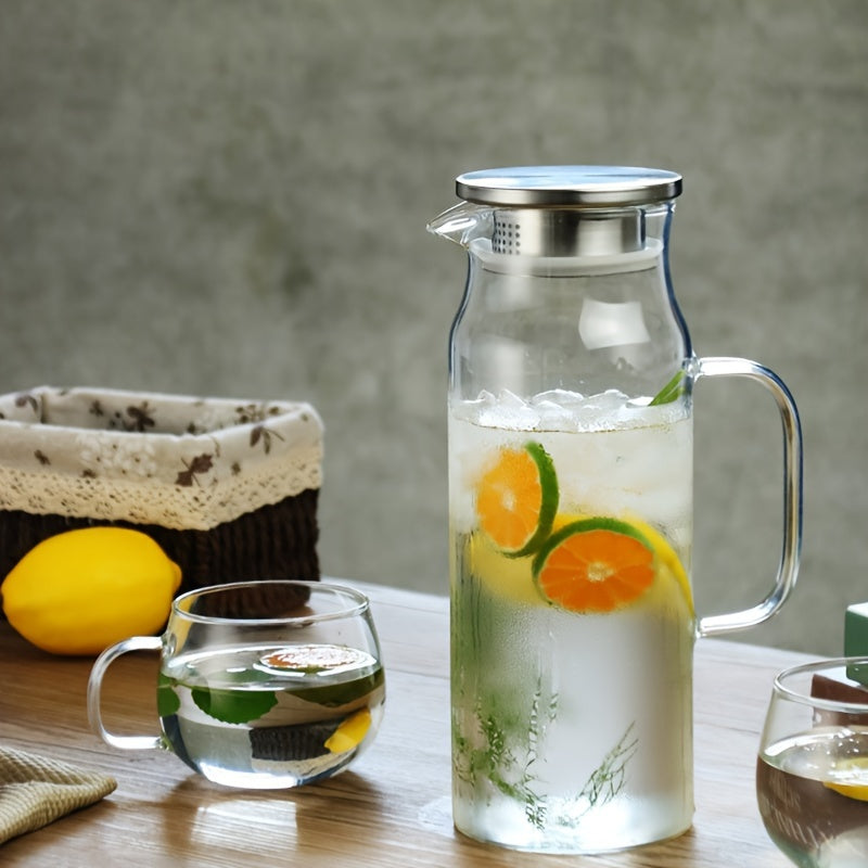 Большой стеклянный кувшин с крышкой и носиком для горячих и холодных напитков 1,5 л