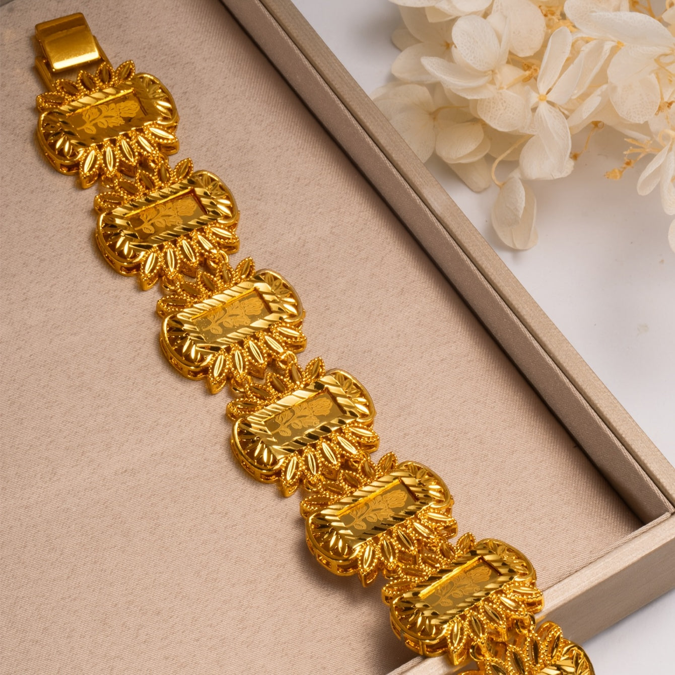 Arabian Style Bracelet in 24K Gold-Plated Copper Perfect for Daily Wear, Gifting, and Ramadan Special Occasions. Versatile for All Seasons.